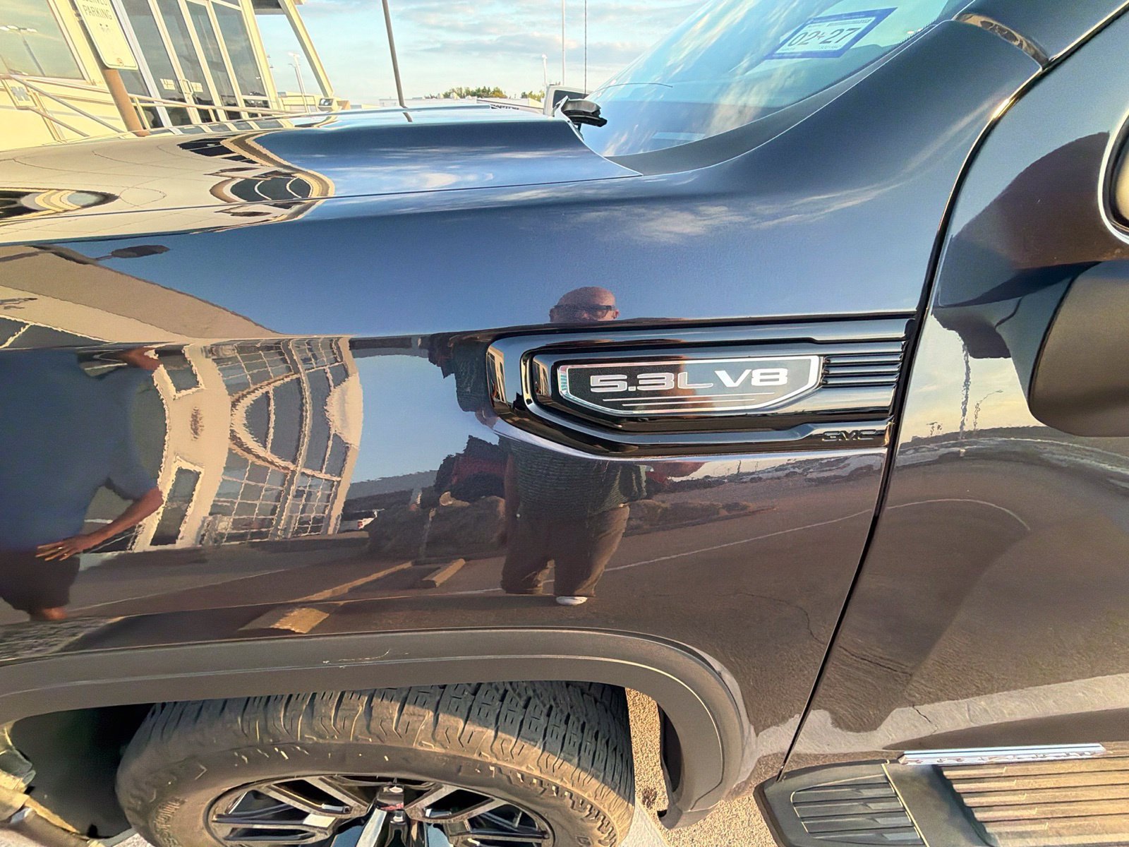 Used 2025 GMC Sierra 1500 Elevation w/ Elevation Premium Package AWD/4WD image 6