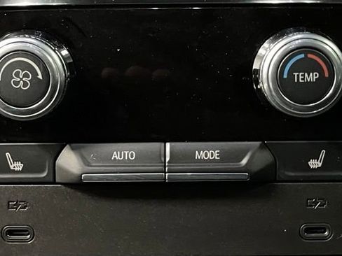 Used 2025 GMC Yukon XL Denali AWD/4WD image 46