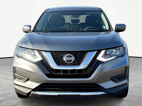 Used 2018 Nissan Rogue S image 3