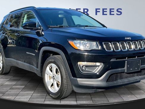 Used 2019 Jeep Compass Latitude w/ Cold Weather Group image 3