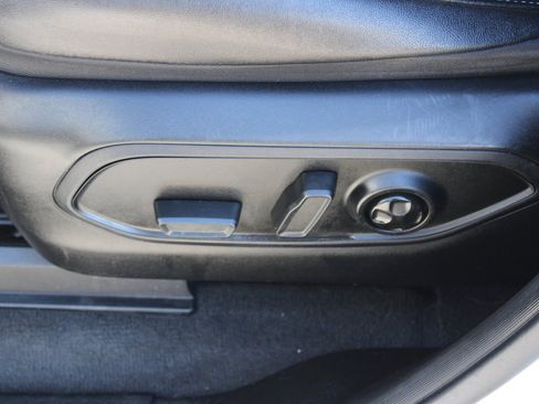 Used 2023 Jeep Grand Cherokee L Limited w/ Black Appearance Package image 26