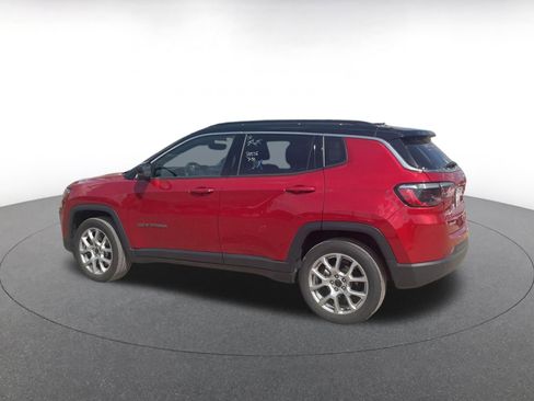 Used 2025 Jeep Compass Limited image 11