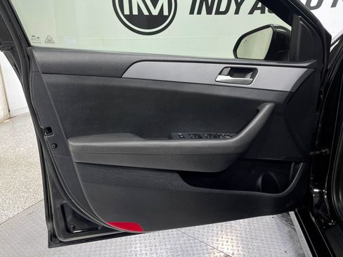 Used 2018 Hyundai Sonata SE FWD image 13