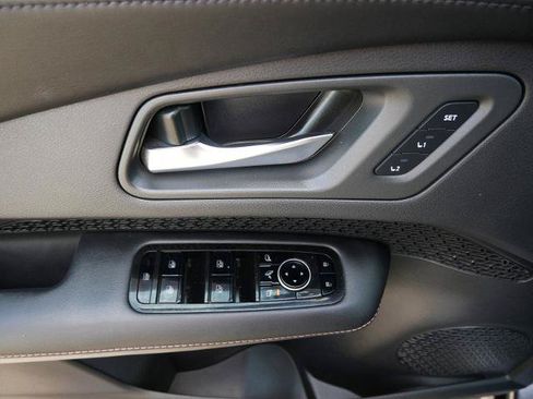 Certified 2023 Nissan Ariya FWD image 18
