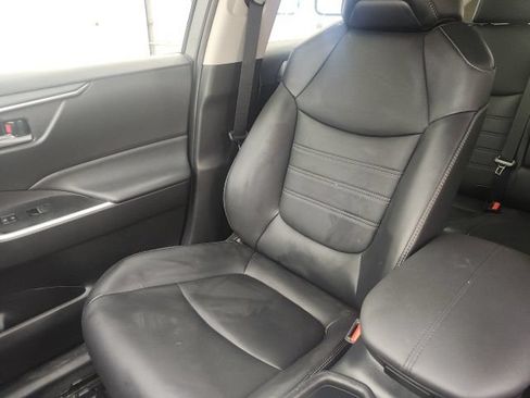 Used 2025 Toyota RAV4 XLE Premium FWD image 16