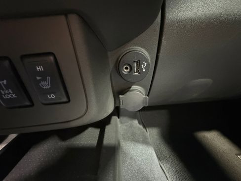 Used 2019 Nissan Frontier PRO-4X w/ Pro-4x Luxury Package image 31