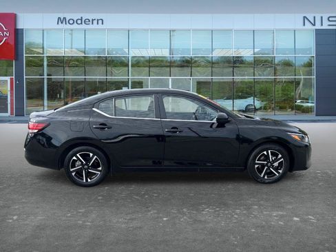 Certified 2025 Nissan Sentra SV FWD image 4