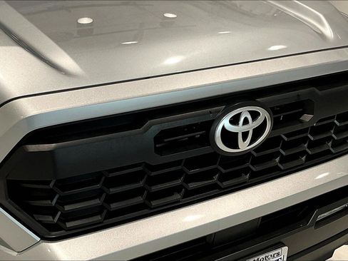 Used 2024 Toyota Tacoma TRD Off-Road image 32