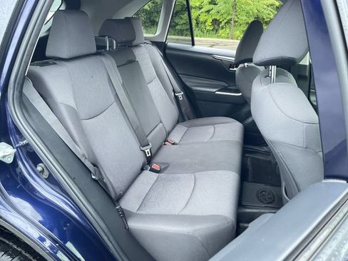 Used 2022 Toyota RAV4 XLE AWD/4WD image 26