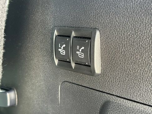 Used 2023 Toyota Sequoia Limited AWD/4WD image 15