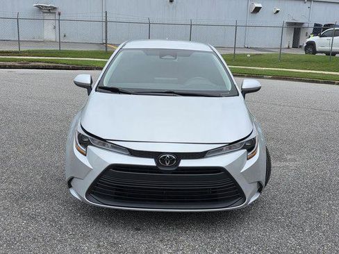 Certified 2025 Toyota Corolla LE FWD image 2