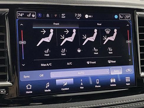 New 2026 Chrysler Pacifica Limited w/ Trailer Tow Group image 20