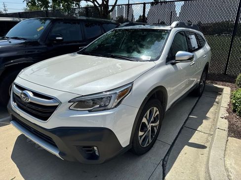 Used 2020 Subaru Outback Touring XT AWD/4WD image 4