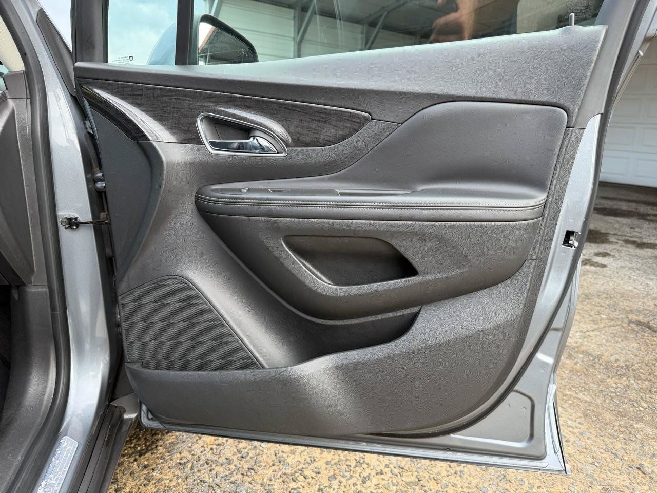 Used 2014 Buick Encore Convenience FWD image 17