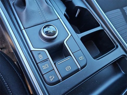 Certified 2025 Kia Sorento LX image 29
