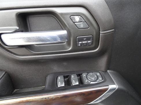 Used 2019 GMC Sierra 1500 SLT w/ SLT Premium Package image 17