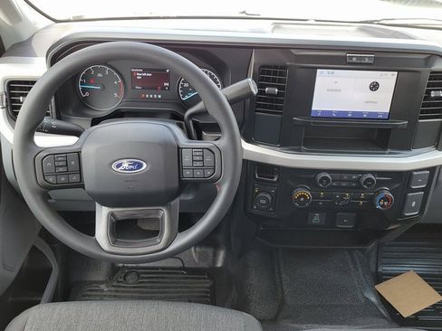 New 2025 Ford F250 XL w/ FX4 Off-Road Package image 8