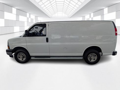 Used 2024 Chevrolet Express 2500 w/ Driver Convenience Package image 5