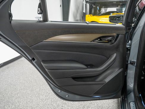 Used 2019 Cadillac CTS V w/ Luxury Package image 38