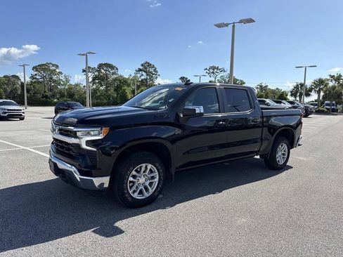 Used 2024 Chevrolet Silverado 1500 LT w/ Z71 Off-Road Package AWD/4WD image 7