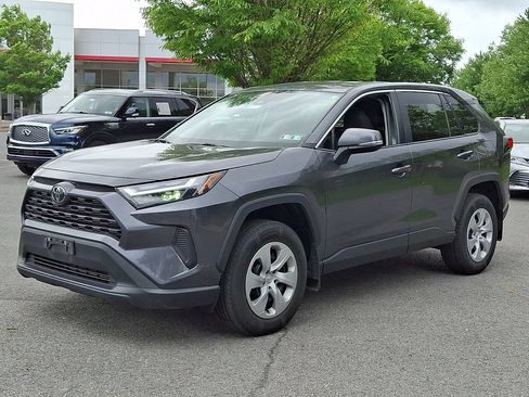 Used 2025 Toyota RAV4 LE AWD/4WD image 5