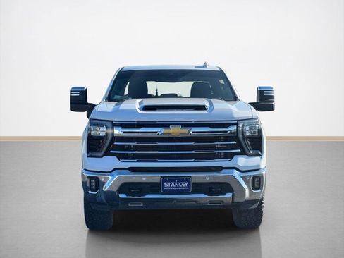 Used 2025 Chevrolet Silverado 2500 LTZ w/ LTZ Convenience Package AWD/4WD image 2