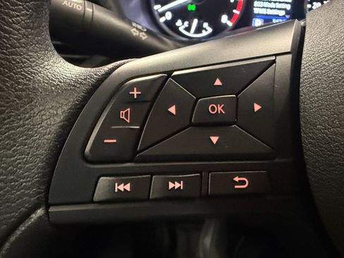 Used 2025 Nissan Sentra S w/ Lighting Package FWD image 18