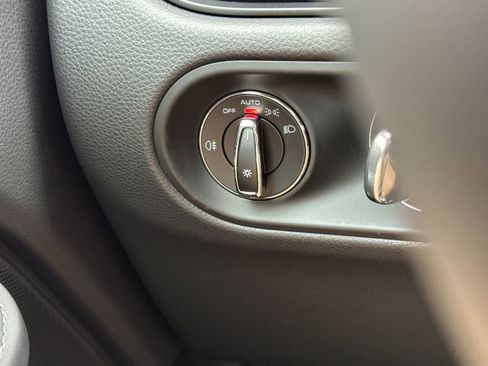 New 2026 Porsche Macan Turbo image 33