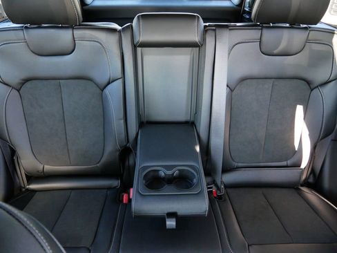 New 2025 Jeep Grand Cherokee Laredo image 23