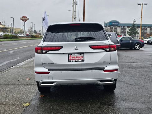 Used 2024 Mitsubishi Outlander SE AWD/4WD image 6