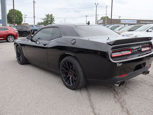 Used 2016 Dodge Challenger SRT Hellcat RWD image 7