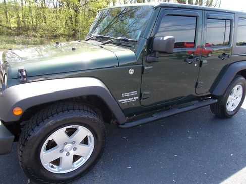 Used 2010 Jeep Wrangler Unlimited Sport AWD/4WD image 7