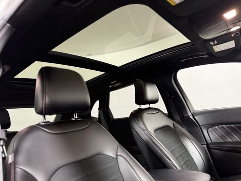 Used 2021 Ford Edge ST-Line image 12