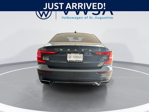 Used 2021 Volvo S60 T5 Momentum w/ Premium Package FWD image 7