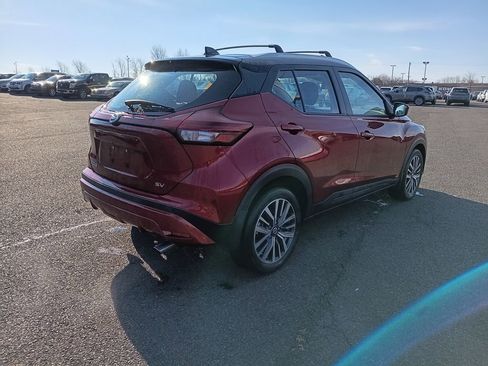 Certified 2021 Nissan Kicks SV w/ Exterior Package image 4