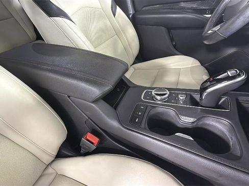 Used 2023 Cadillac XT4 Sport image 35