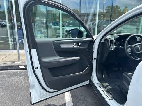 Used 2023 Volvo XC40 B5 Plus w/ Driver Assist Package AWD/4WD image 13