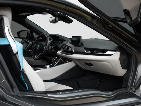 Used 2015 BMW i8 AWD/4WD image 18