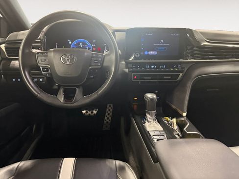 Used 2025 Toyota Camry SE w/ Convenience Package FWD image 11