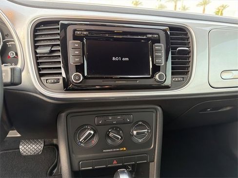 Used 2013 Volkswagen Beetle 2.5 50's Edition image 17