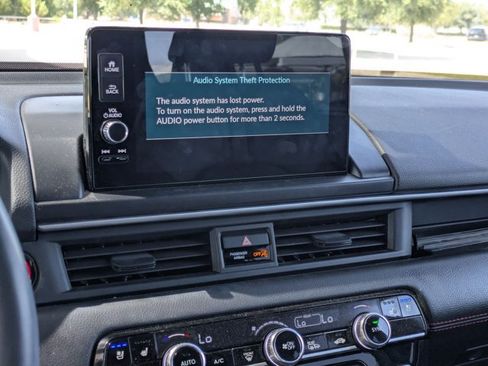 Used 2025 Honda Pilot Black Edition image 14