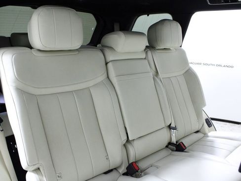 Used 2024 Land Rover Range Rover Long Wheelbase SE image 14