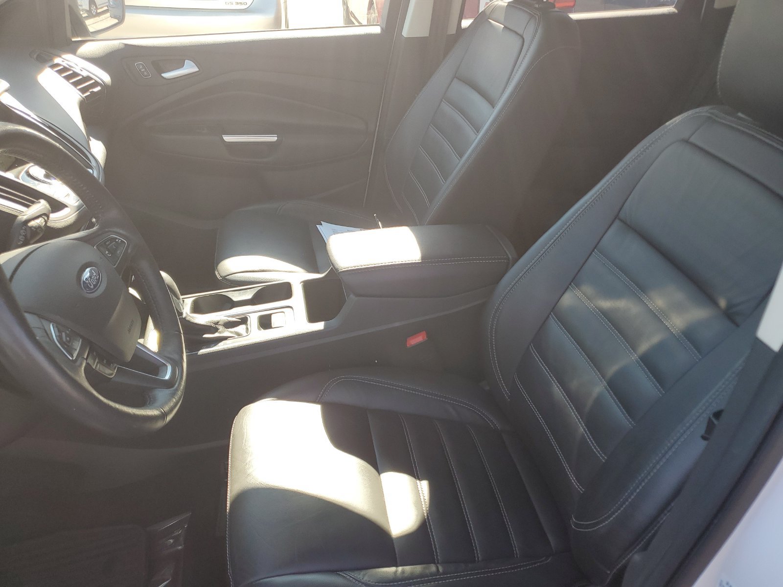Used 2018 Ford Escape Titanium AWD/4WD image 17