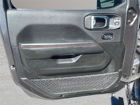 Used 2024 Jeep Wrangler Unlimited Rubicon w/ Technology Group image 19