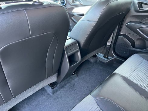Used 2025 Chevrolet Trax LT FWD image 25