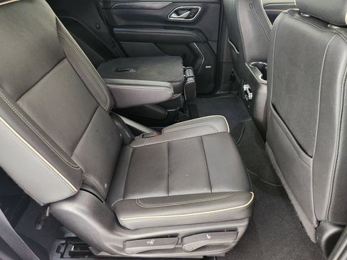 Used 2022 GMC Yukon SLT w/ SLT Luxury Package AWD/4WD image 29