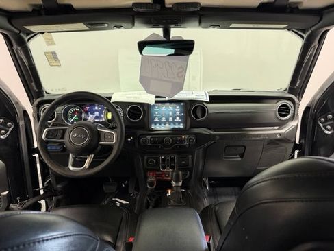 Used 2022 Jeep Wrangler Unlimited Rubicon 4xe w/ Cold Weather Group AWD/4WD image 31