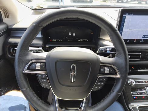 Used 2023 Lincoln Nautilus AWD w/ Premium Package image 30