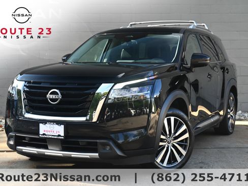 Certified 2022 Nissan Pathfinder Platinum w/ Cargo Package image 1