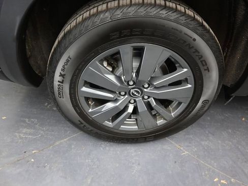 Used 2024 Nissan Pathfinder SV image 10